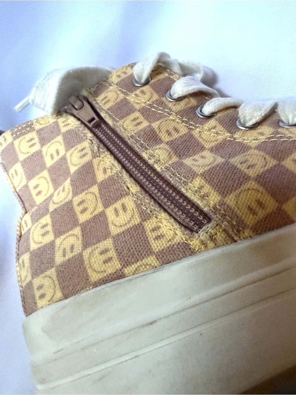 Art Class Girls Checker Smiley face platform w zipper High-Top Sneakers
